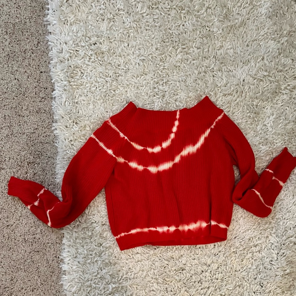Buckle sweater